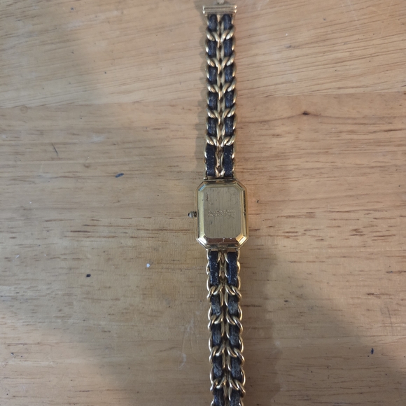 Gold and Black Chain Link Watch 18k - Picture 2 of 3